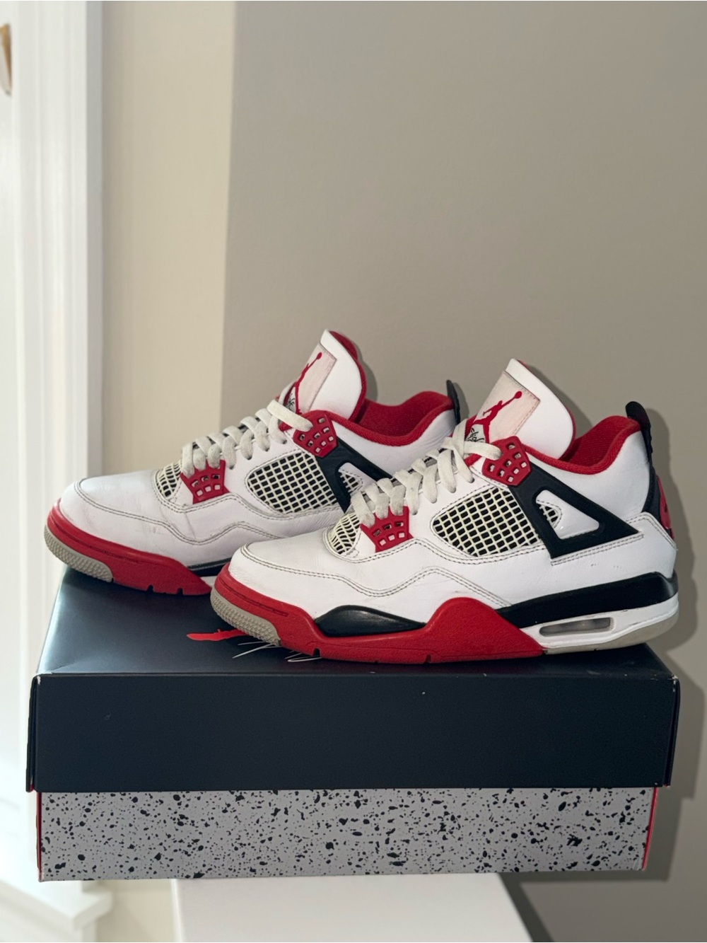 Nike Air Jordan 4 Retro Fire Red 2020 Women’s 8.5 Men’s 7 w/ Box